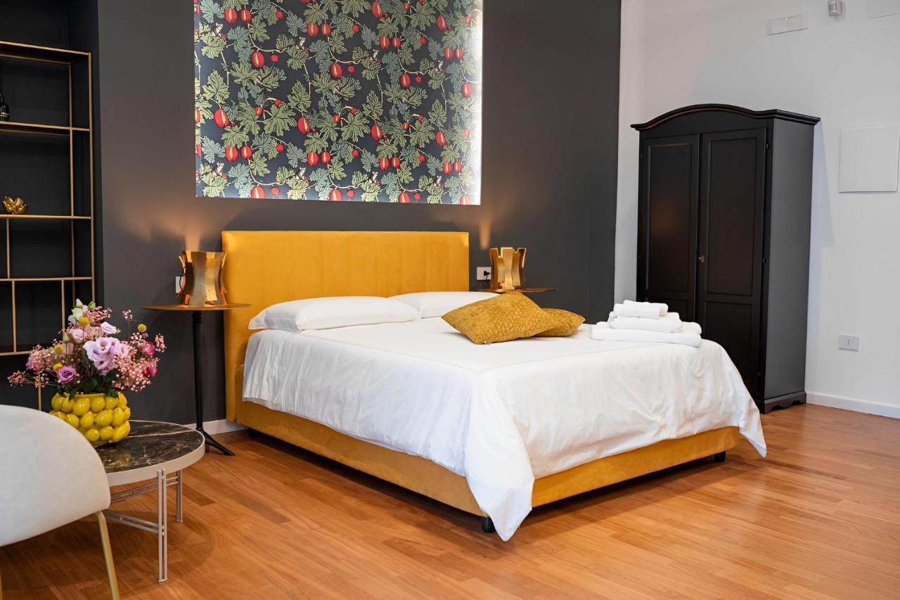Mareluna Rooms Naples Exterior photo